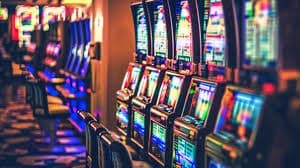 Antarmuka taruhan Lightning Baccarat menampilkan berbagai pilihan taruhan dan pembayaran